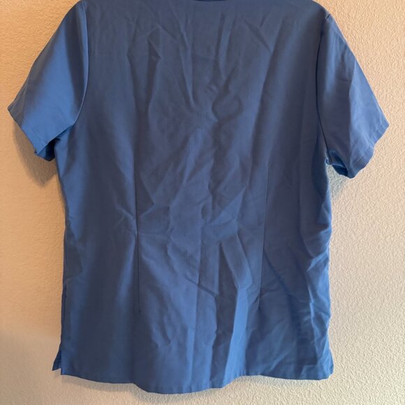 Figs light blue Scrub top Technical Collection - Picture 6 of 7